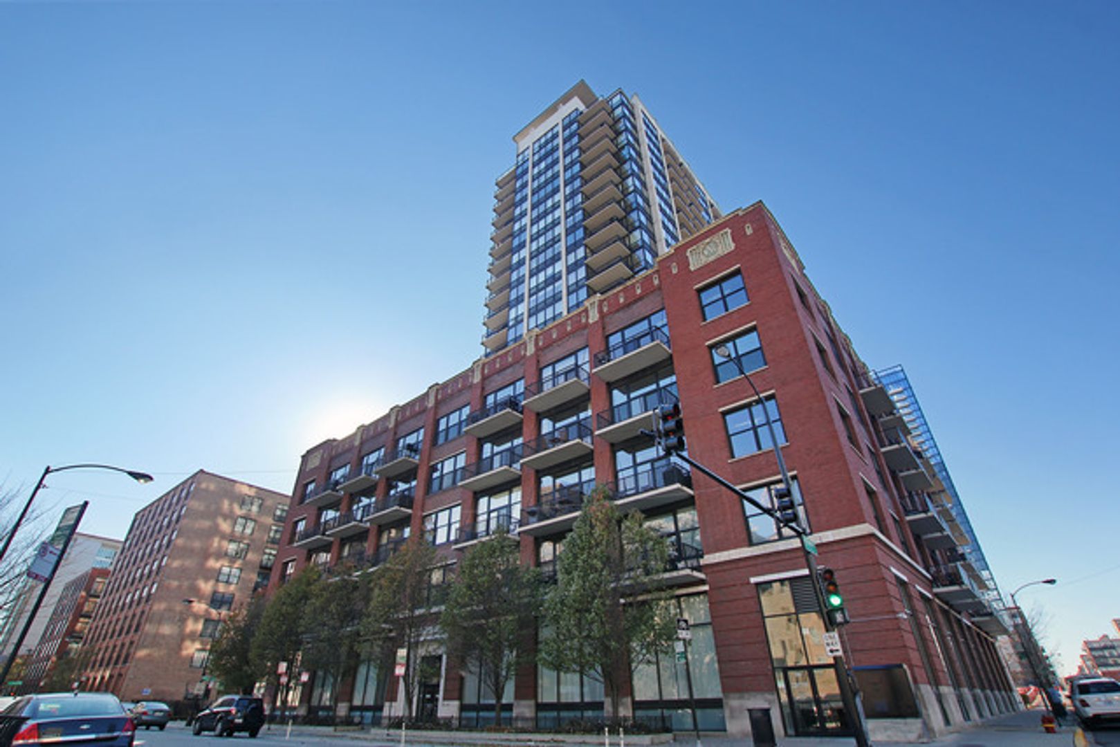 Chicago Condo: 210 S Des Plaines 1709