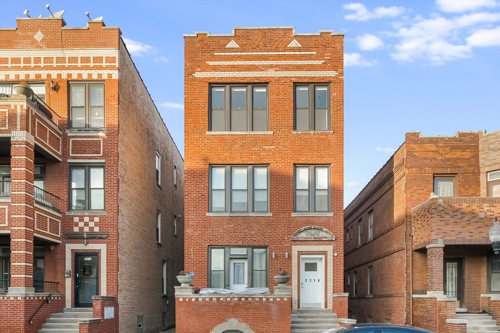 Chicago Apartment: 2316 W Augusta