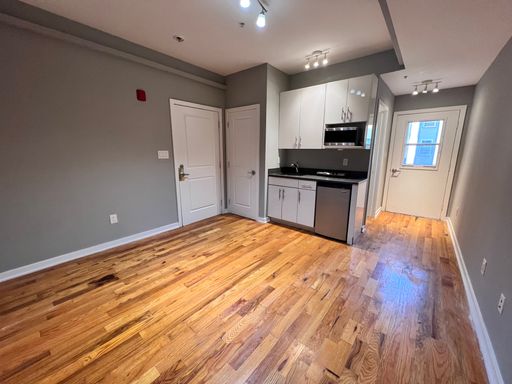 Cozy studio close to school. January, 2027 FREE! – photo 1