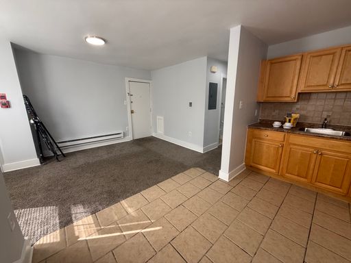 Two bedroom one bathroom in Germantown! Balcony, extra storage and shared laundry!! – photo 1