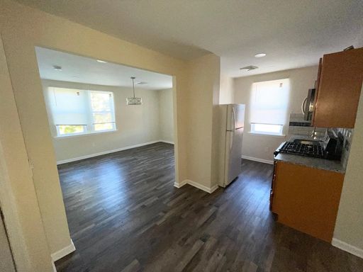 Renovated 2Bd/1BA Apartment available NOW! – photo 1