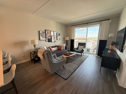 Wonderful One Bedrooms with top end amenities and parking offerings! – photo 1