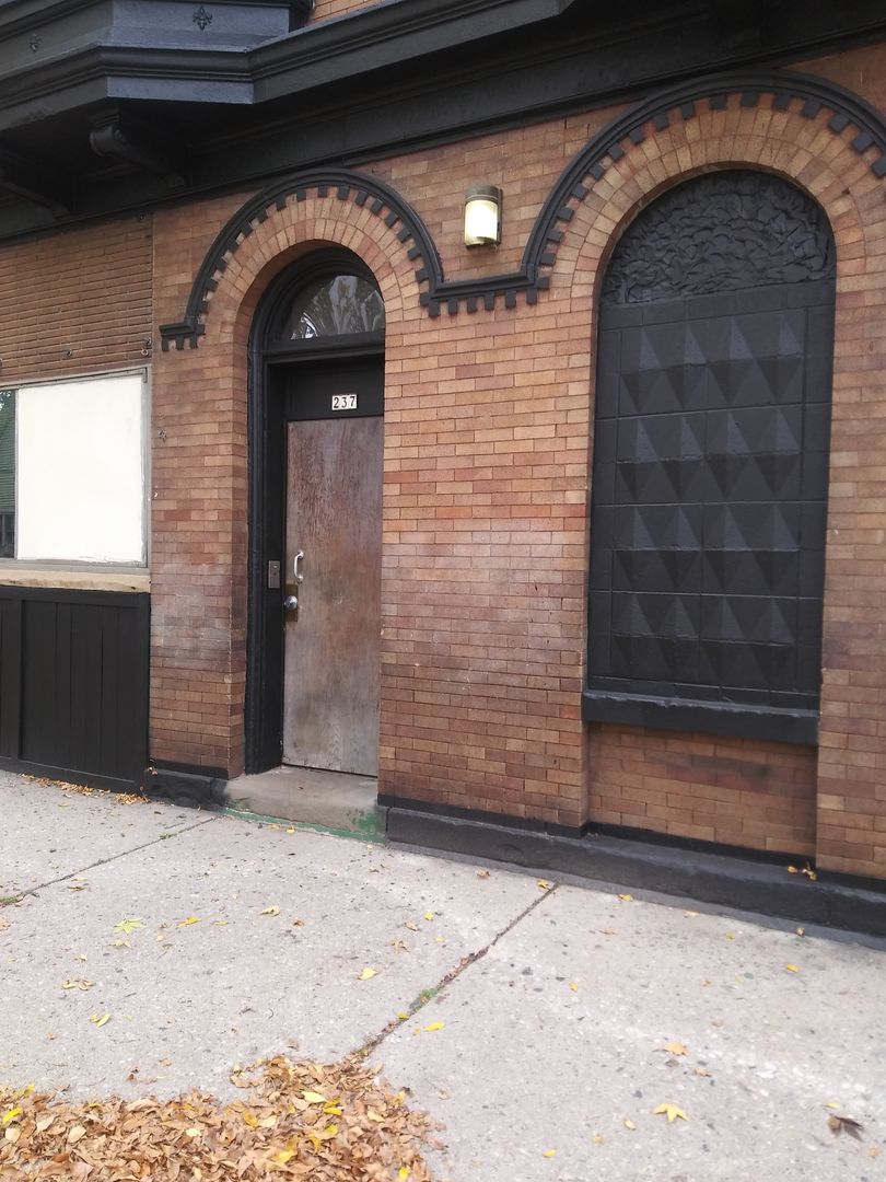 Milwaukee Apartment: 237 N 36th St.