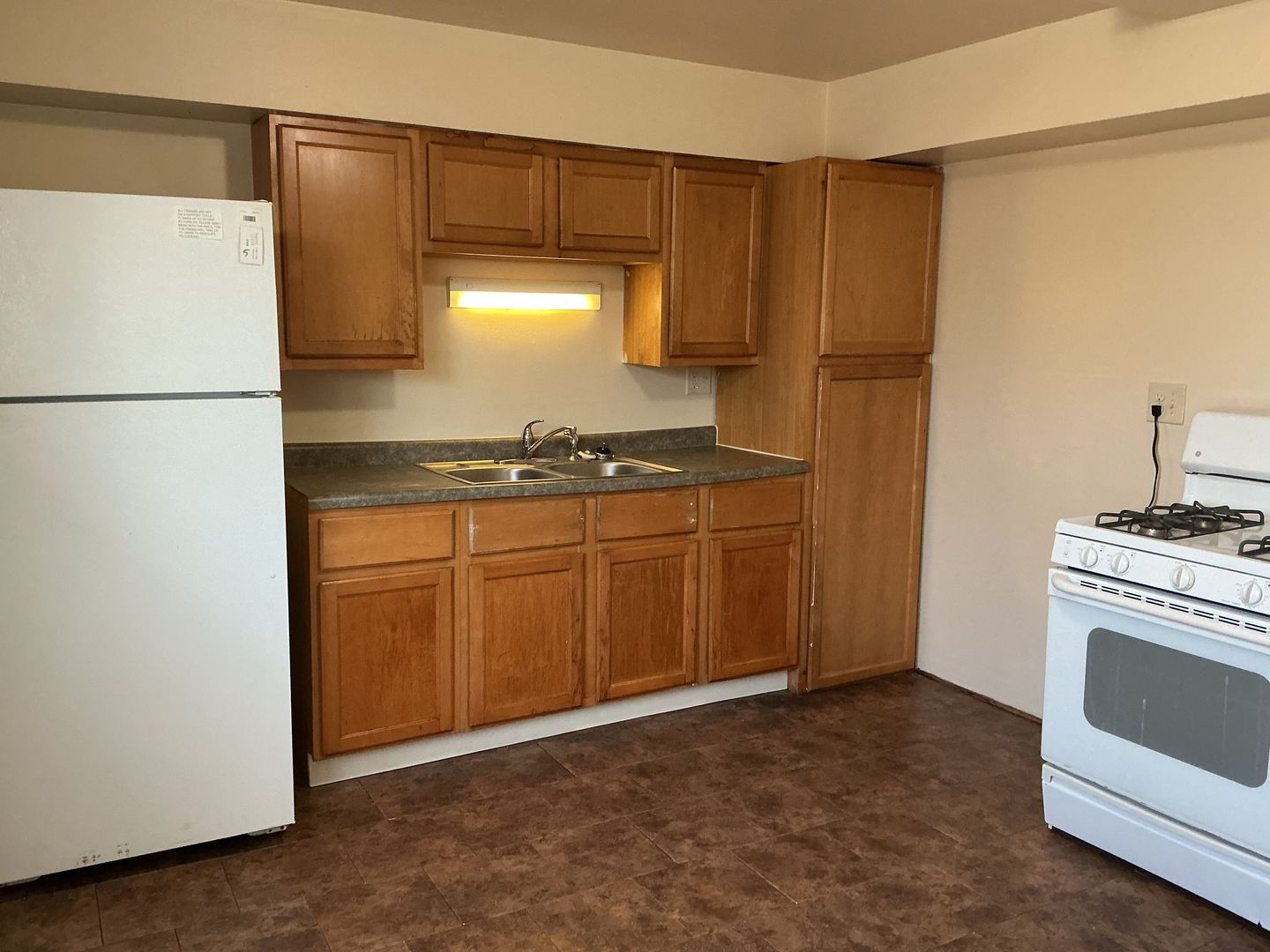 Milwaukee Apartment: 7017 N Teutonia Ave