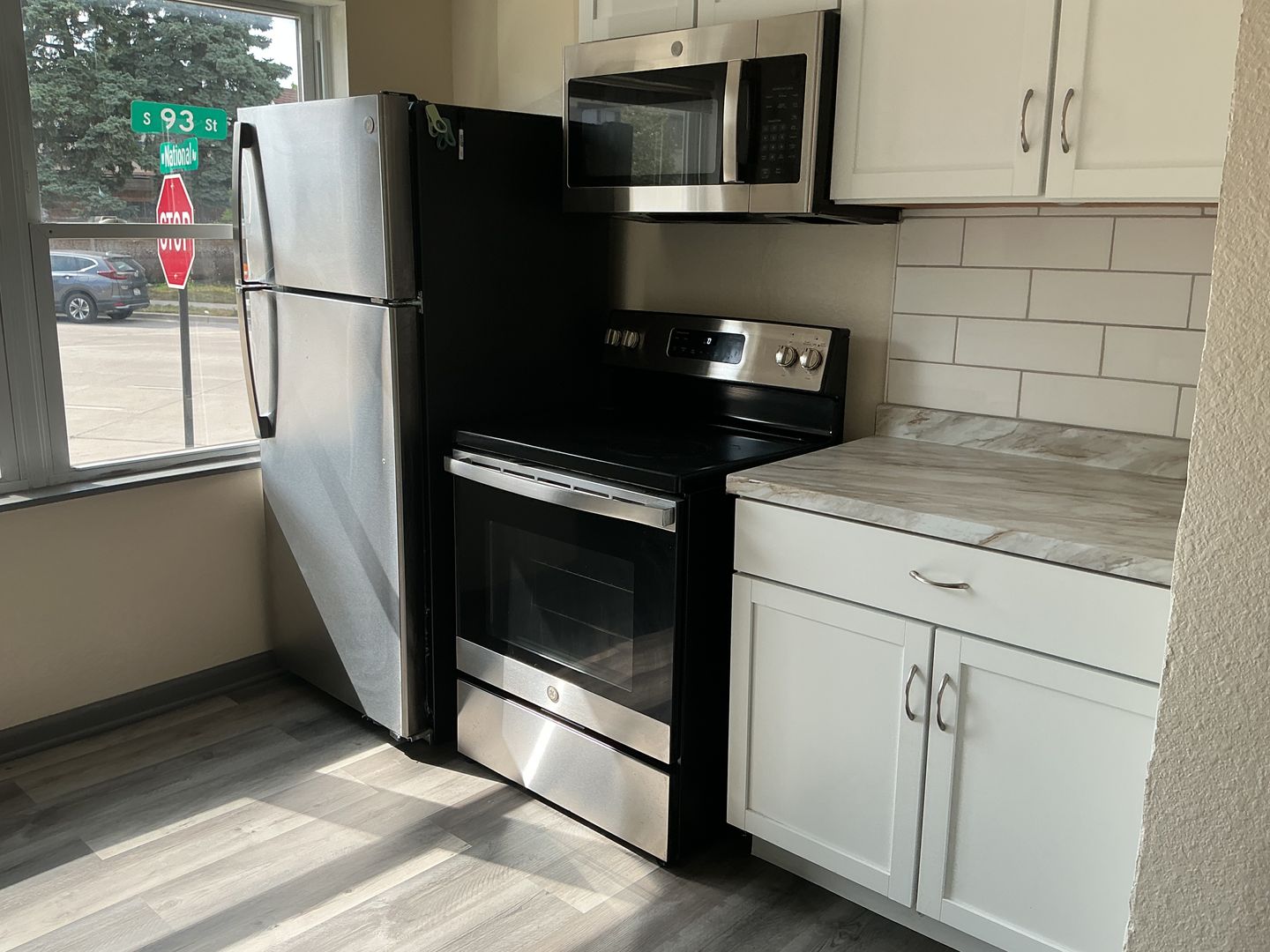 West Allis Apartment: 2180 S 93rd St