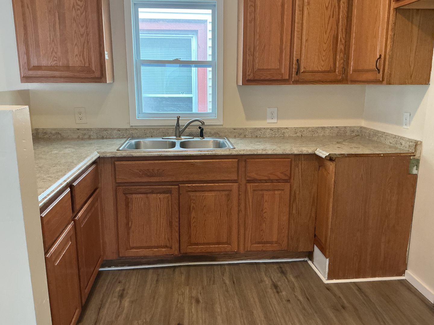 Milwaukee House: 1950 S 7th St