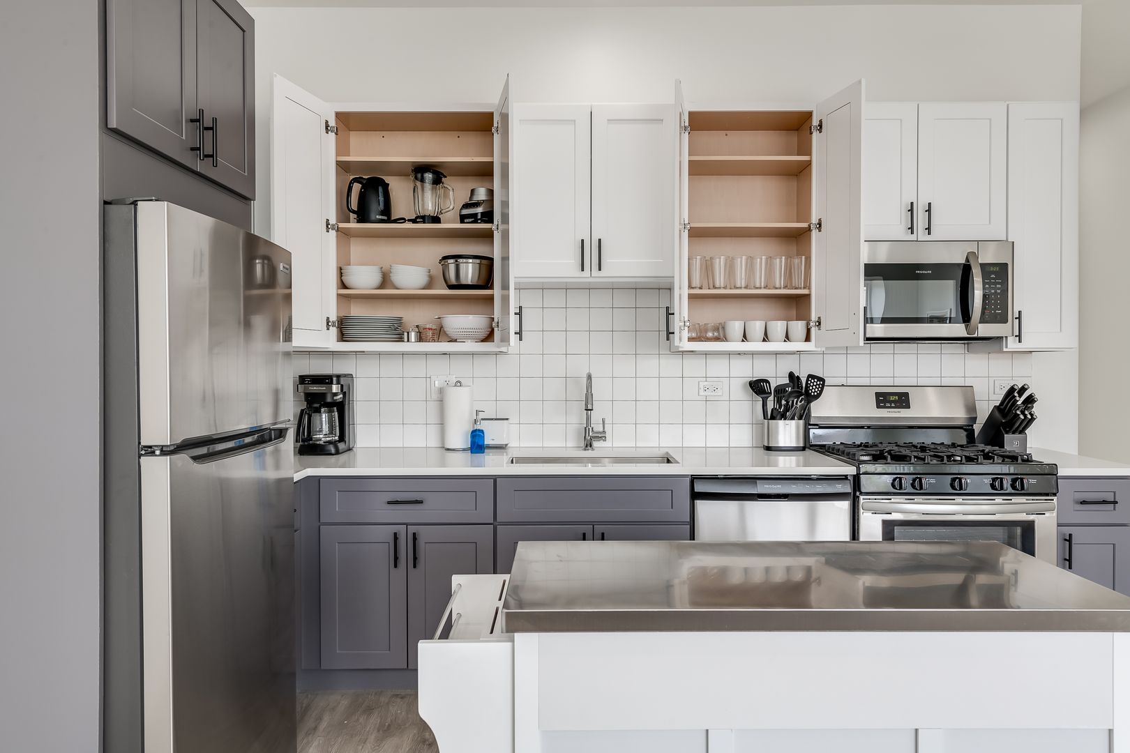 Chicago Apartment: 1407 West 15th Street