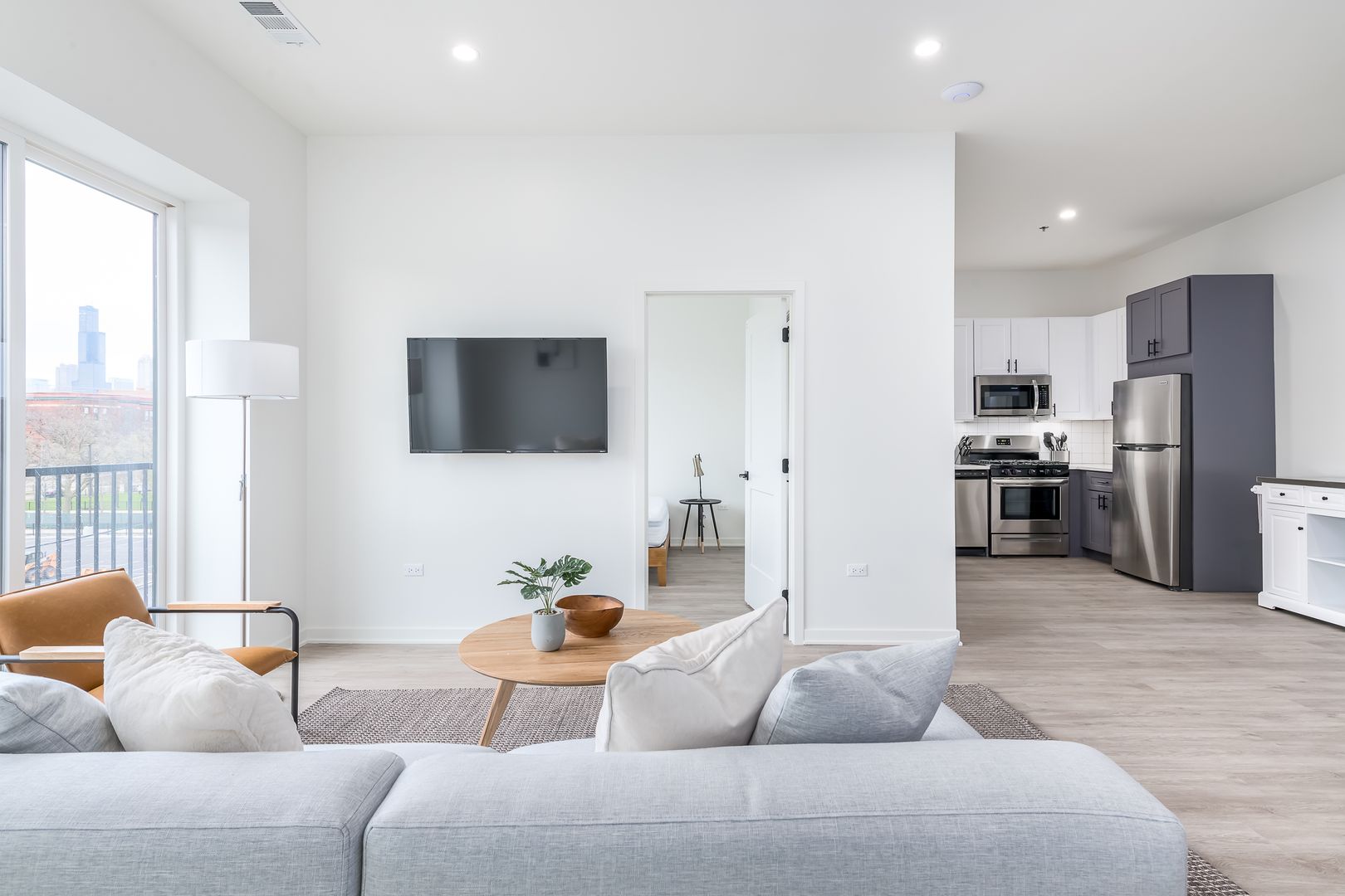 Chicago Apartment: 1407 West 15th Street