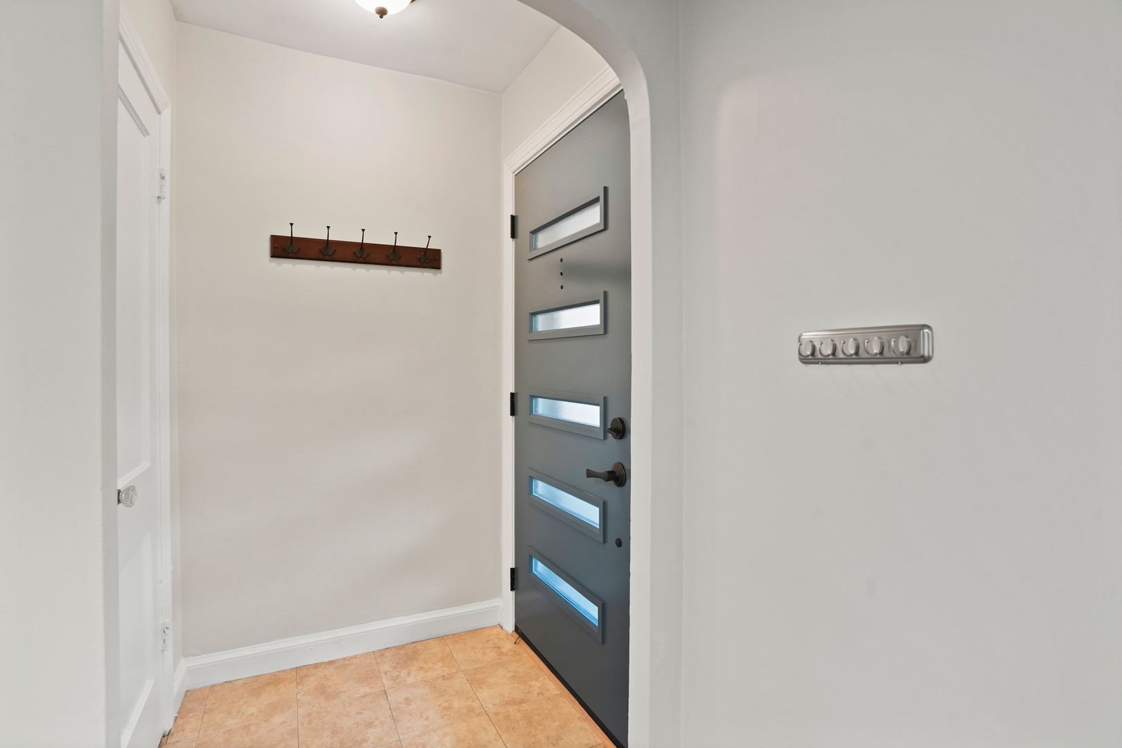 Washington House: 2214 13th St. NE