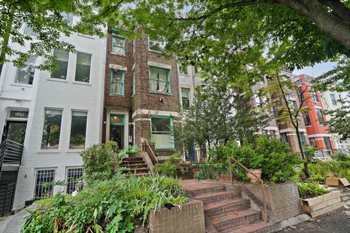 Adams Morgan Two-Bedroom | First Floor | Deck Access – photo 1