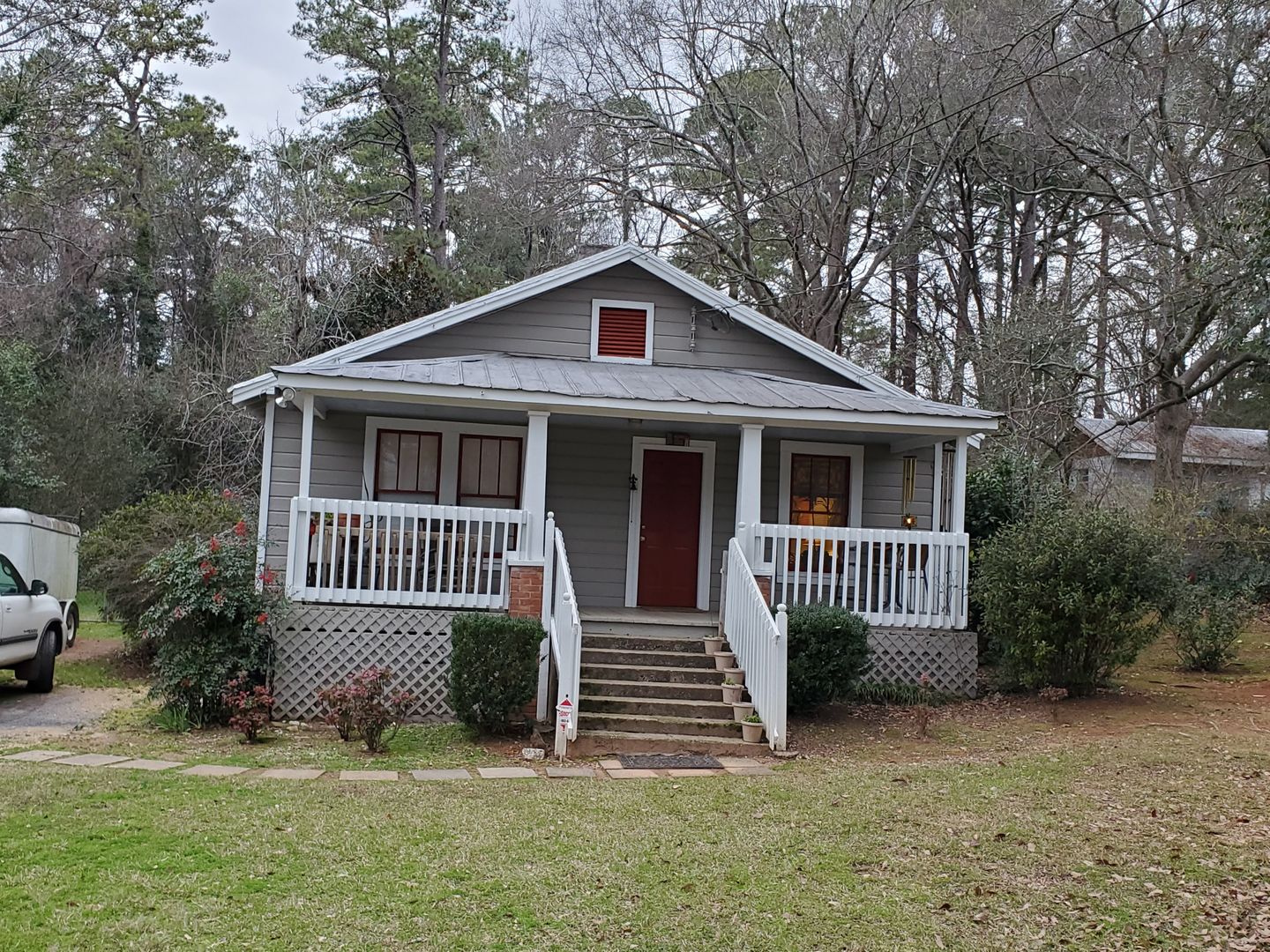 Athens House: 220 Johnson Dr.