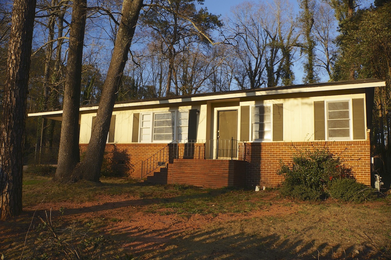 Athens House: 435 Barnett Shoals Road