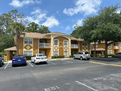 Get to the Pointe! Palm Pointe Condominium