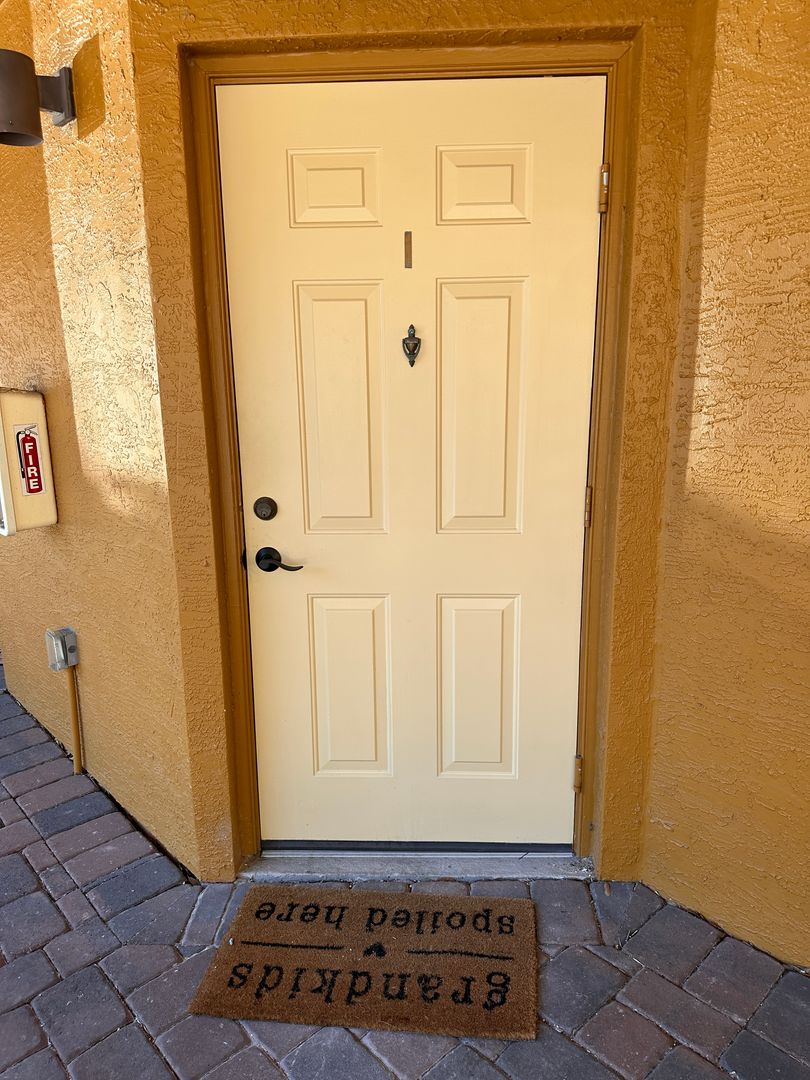 Bunnell Condo: 4600 E Moody Blvd 14I