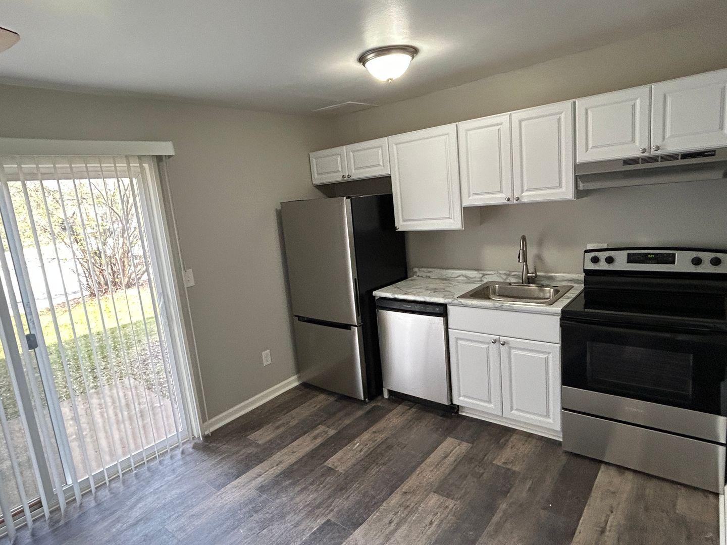 Lockport Apartment: 1702, 1710, 1718 Mary Ann Lane, 550 -551 Diane Ct, 558, 566, 574, 582, 590 Rosanne, 546, 554, 562 570, 578, 584, 585, 586, 587, 588, 589, 590, 591, 592, 594, 596, 598 Diane Ct,  1635, 1637, 1639, 1641, 1643, 1645, 1647, 1649 East St.