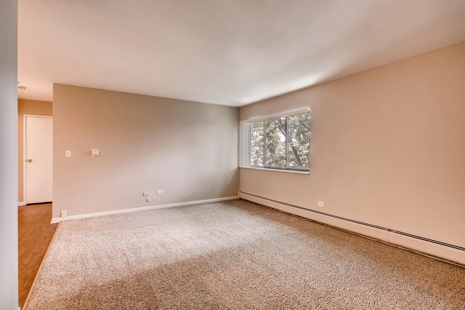 Naperville Apartment: 1330 E Chicago Ave