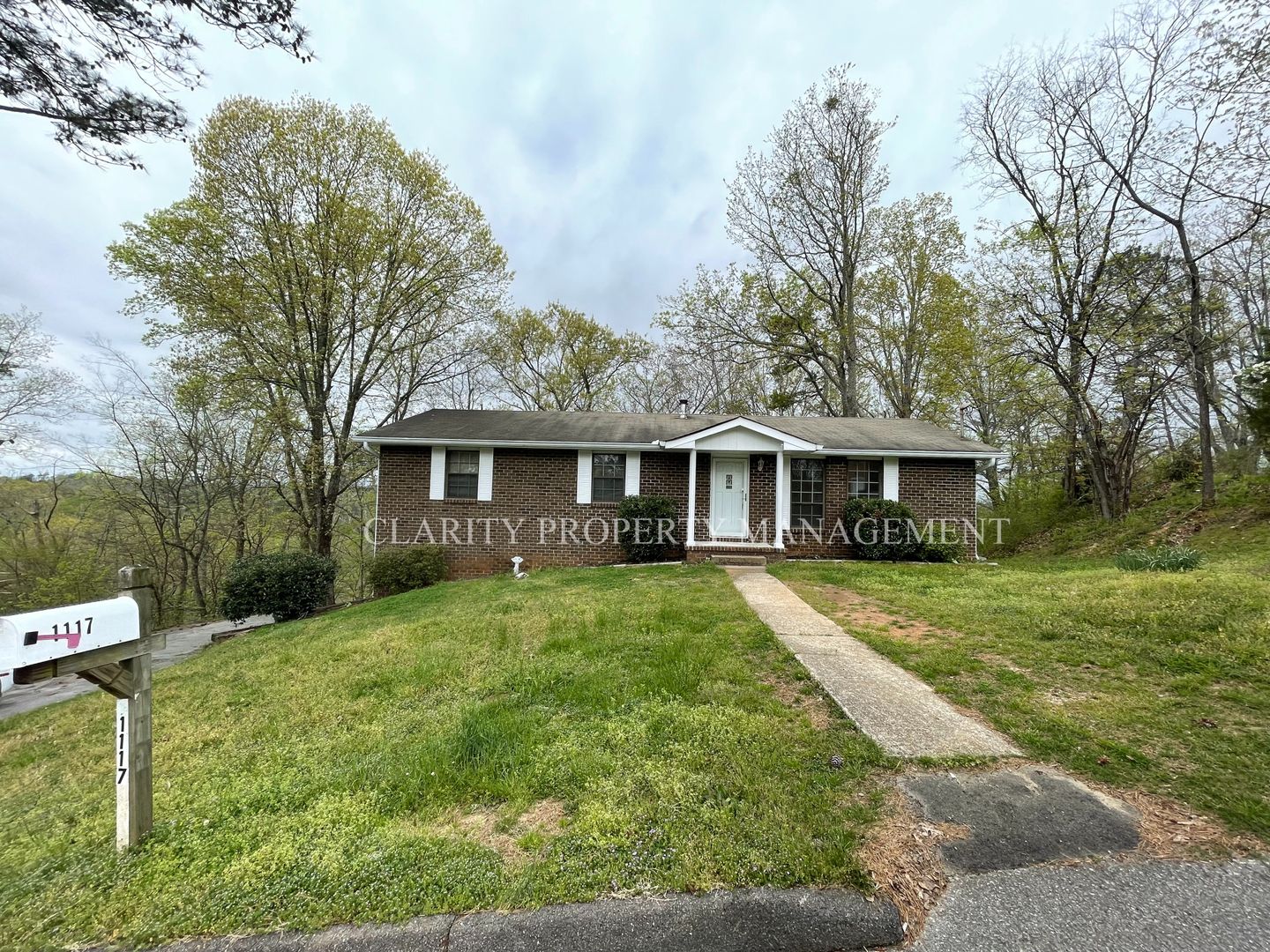 Chattanooga House: 1117 Ridge Top Dr.