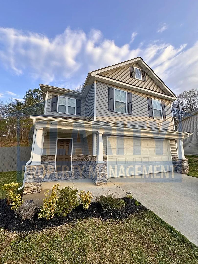 Cleveland House: 3308 Harmony Court NE