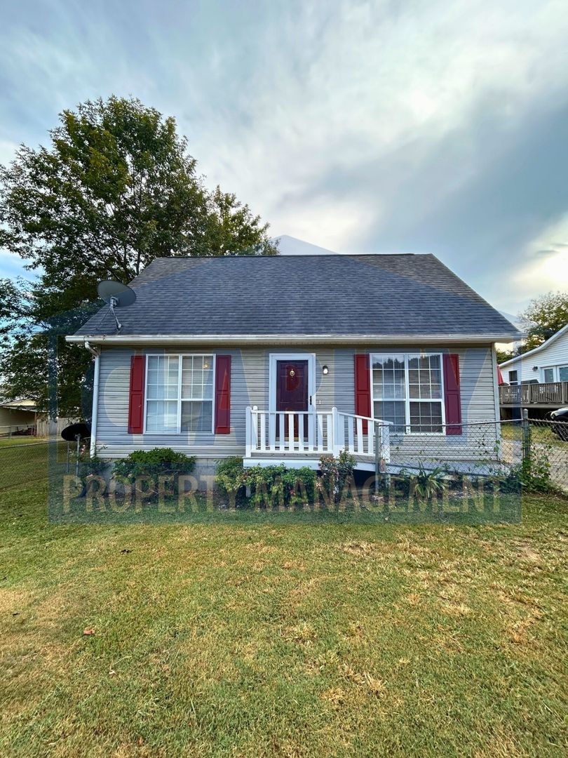 Cleveland House: 171 McNabb Dr. NW