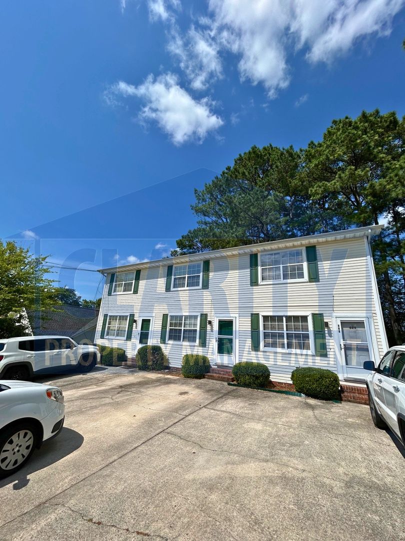 Cleveland Apartment: 41st Street