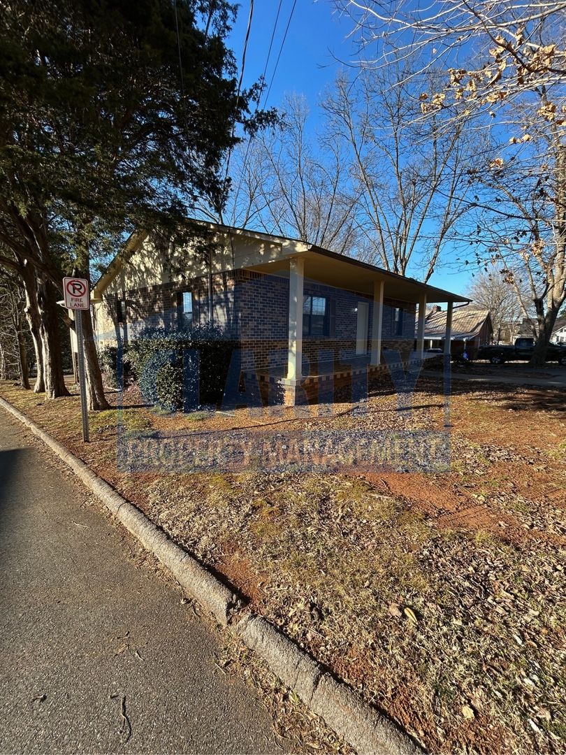 Cleveland House: **4175 Pryor Rd NE