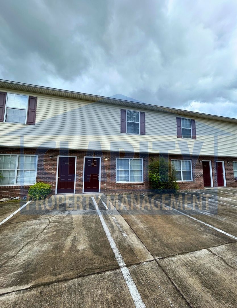 Cleveland Apartment: 15th Street NE