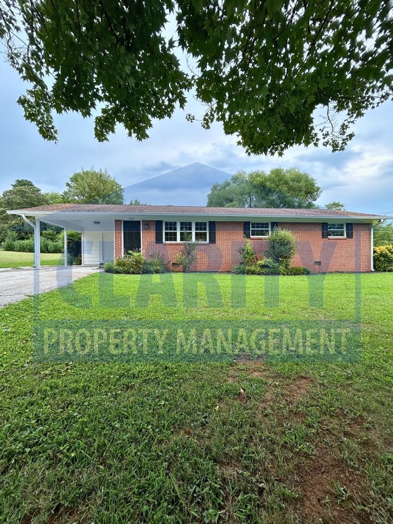 Cleveland House: 4009 Sycamore Drive