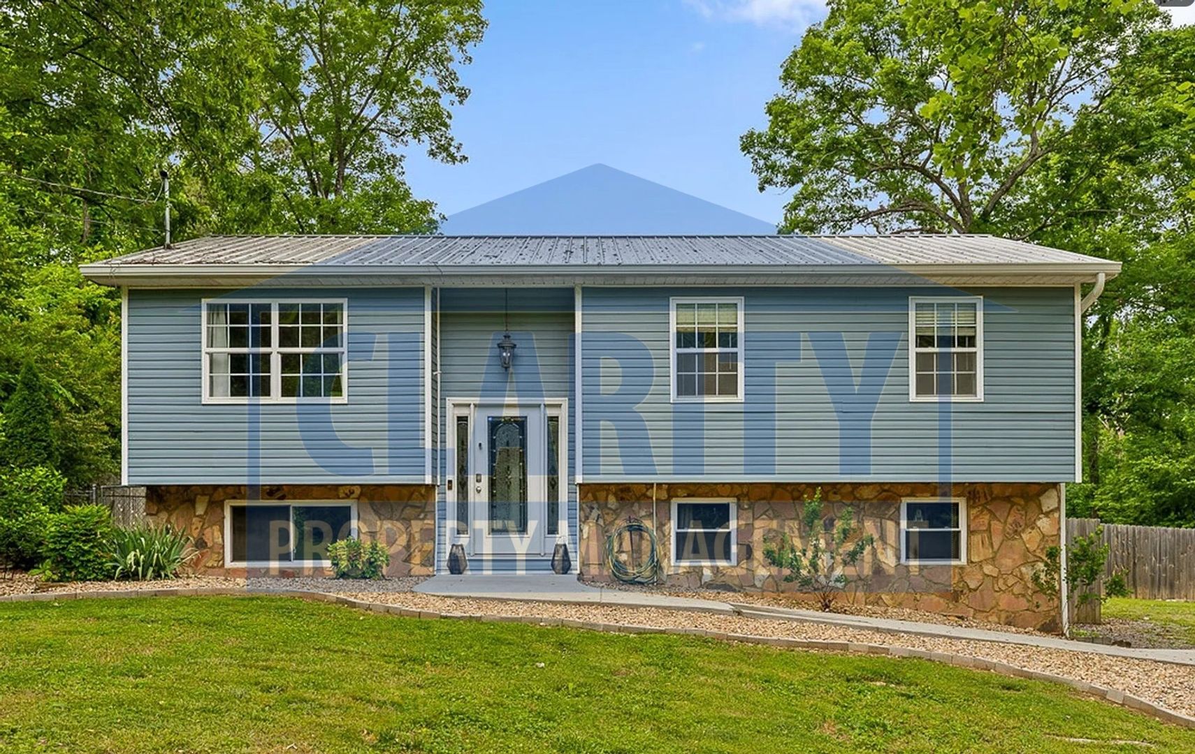 Cleveland House: 327 Homestead Street NE