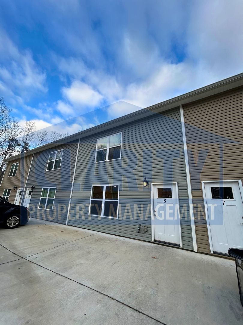 Cleveland Apartment: 3001 Adkisson Dr