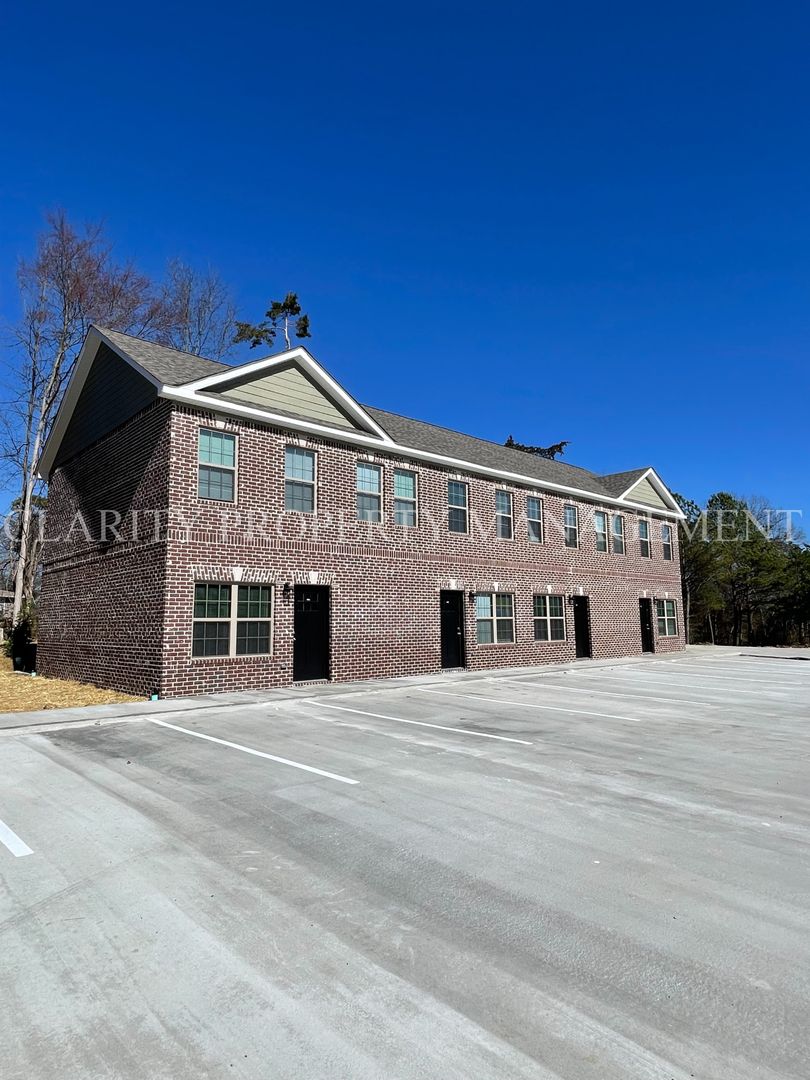 Cleveland Apartment: 3413 Peerless Rd