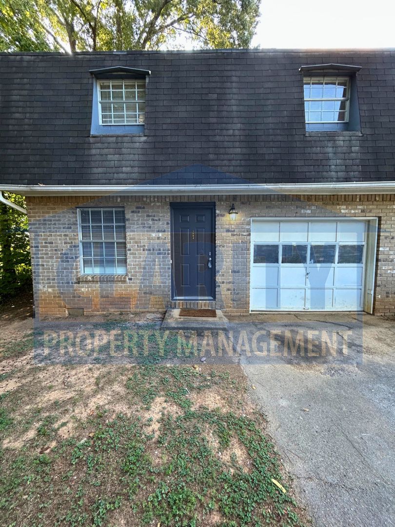 Chattanooga House: 3994 Harbor Hills Rd