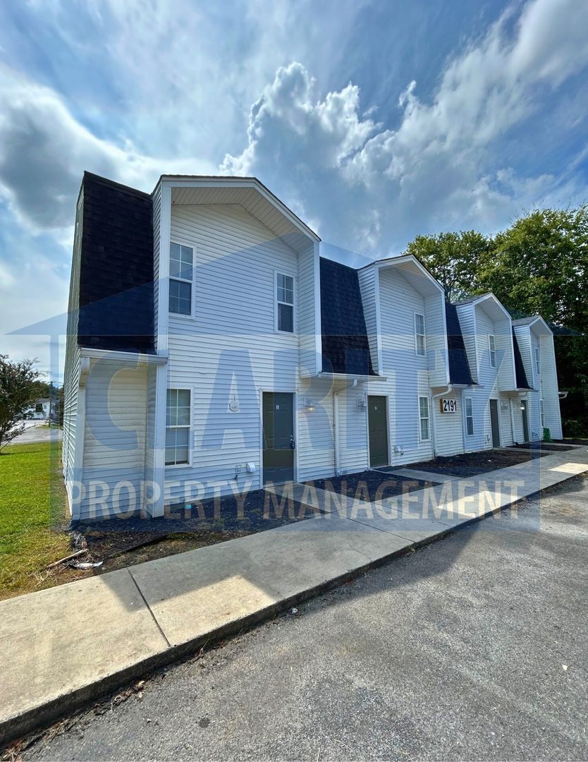Cleveland Apartment: 2191 Old Harrison Pike