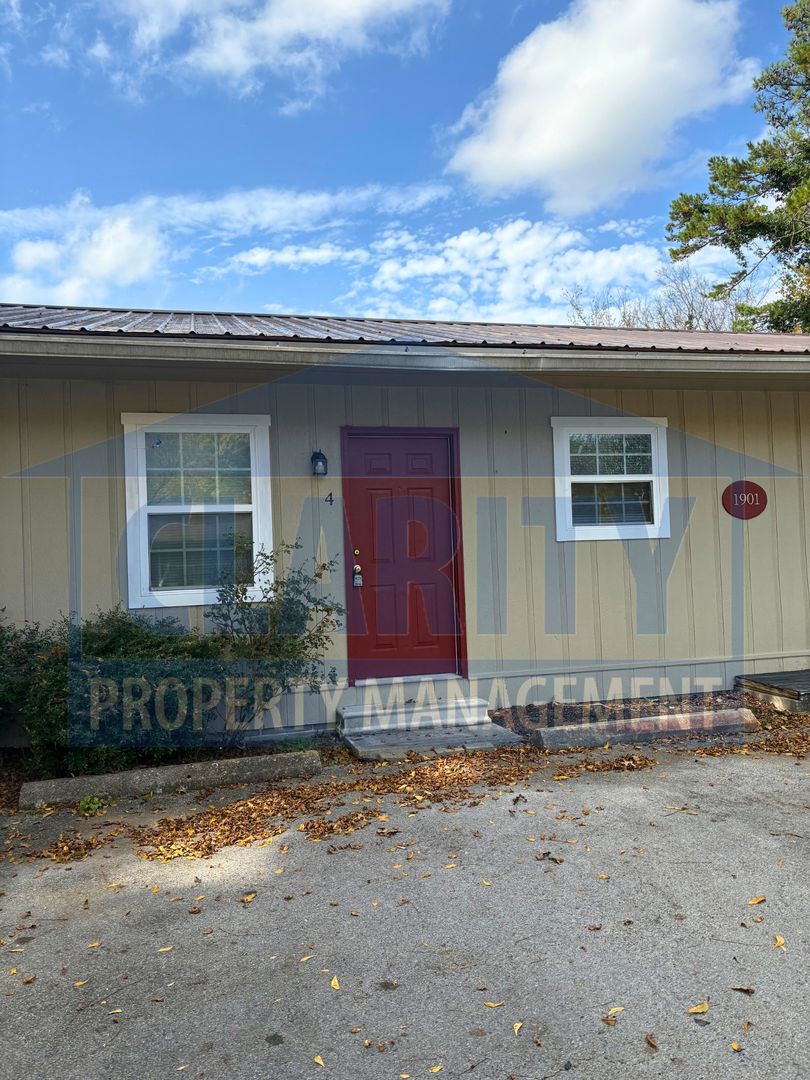 Cleveland Apartment: 1901 Park St NE