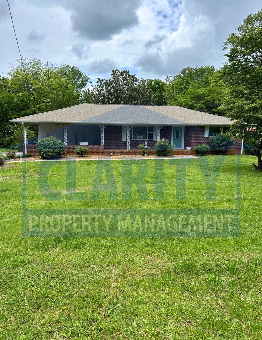 Cleveland House: 4035 N Ocoee St.