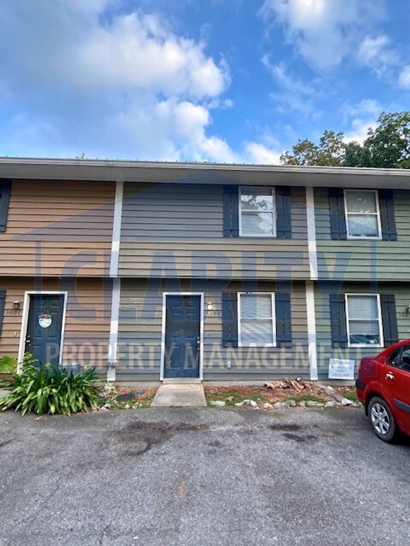 Cleveland House: 3009 Adkisson Dr