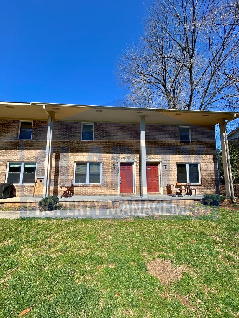 Cleveland Apartment: 19th Street