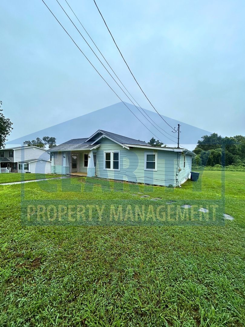 Chattanooga House: 920 East Ave