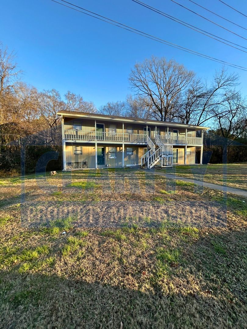 Cleveland Apartment: 1900 Park St