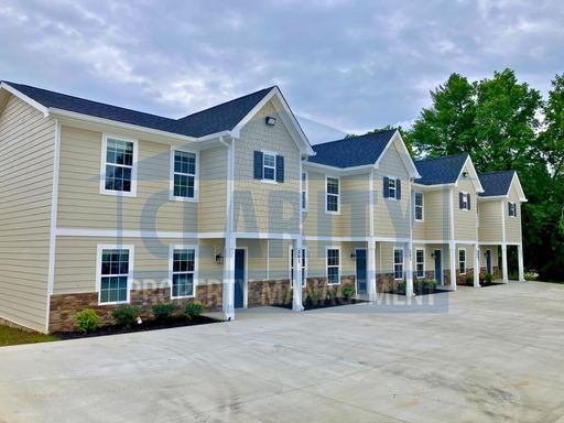 *Student Housing* All utilities included! – photo 1