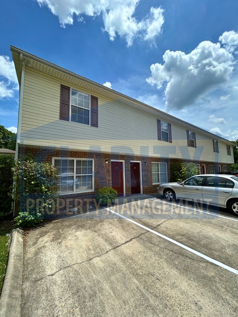 Cleveland Apartment: 15th Street NE