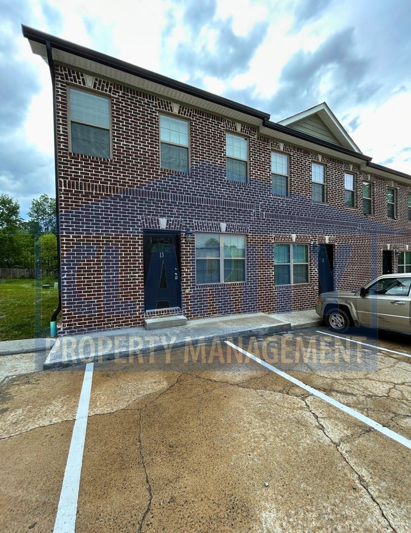 Cleveland Apartment: 3413 Peerless Rd