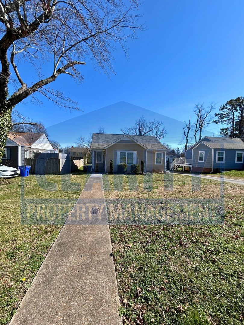 Cleveland House: 1102 Georgetown Rd NW