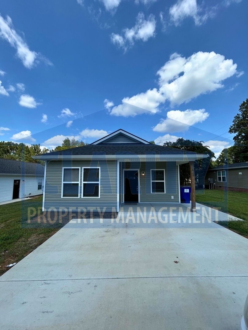 Cleveland House: 619 Linda Dr. SE