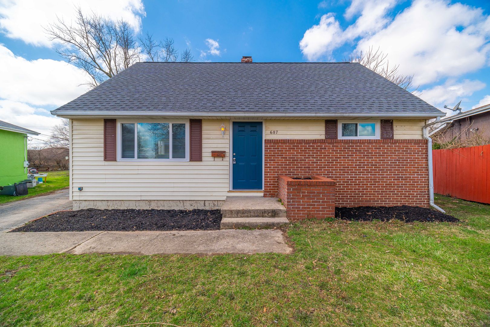 Columbus House: 687 Scriven Ave