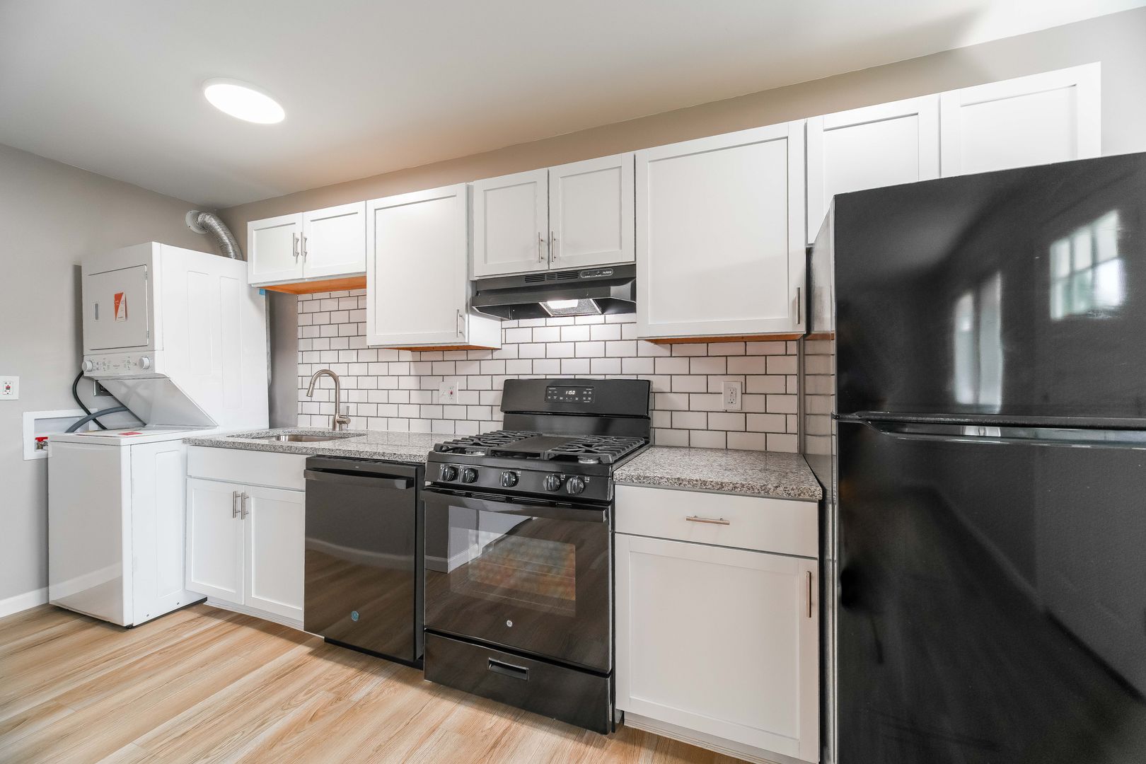 Columbus Apartment: 1075 Oak Street