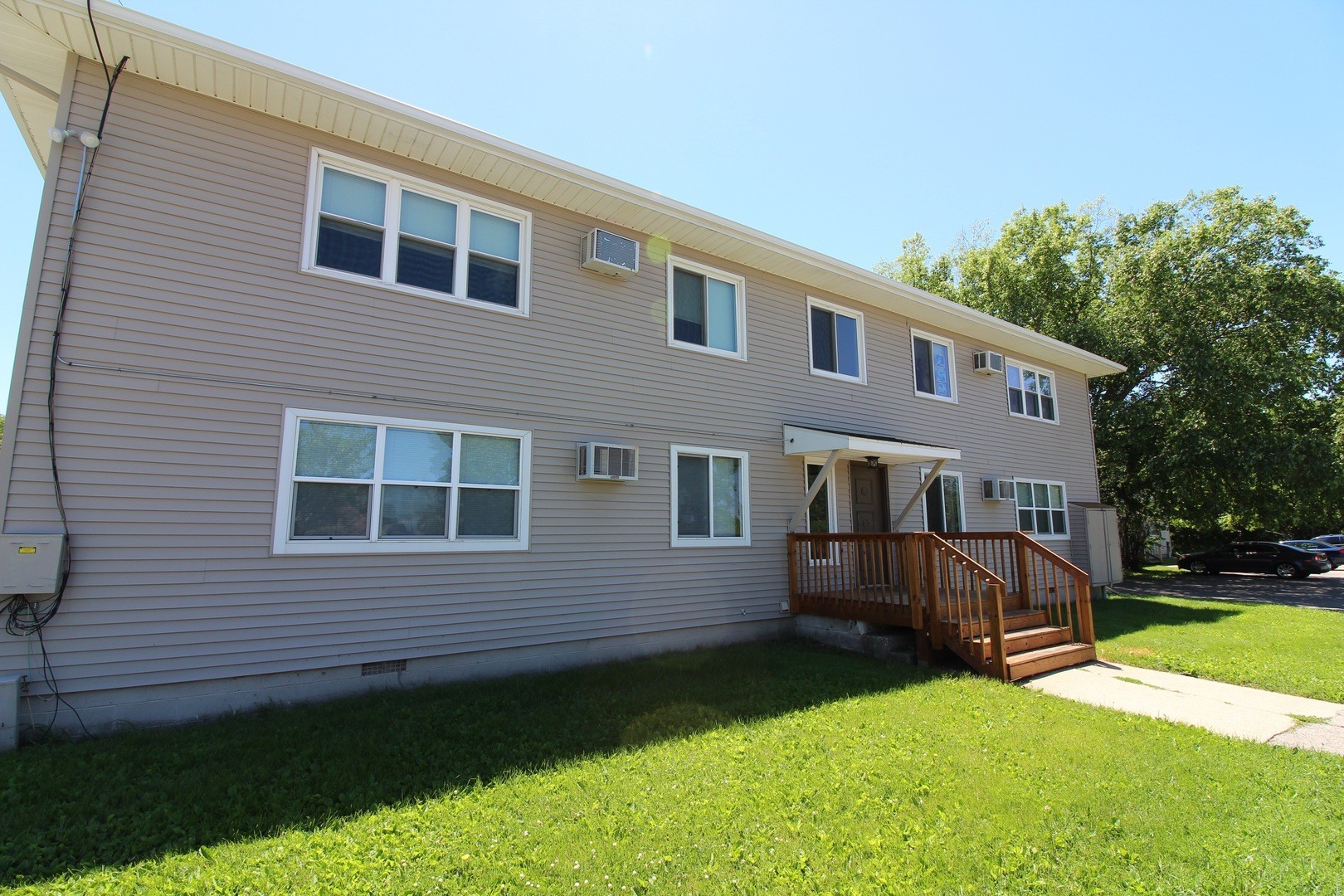 Waterloo Apartment: 3419-3421 Kingswood Pl