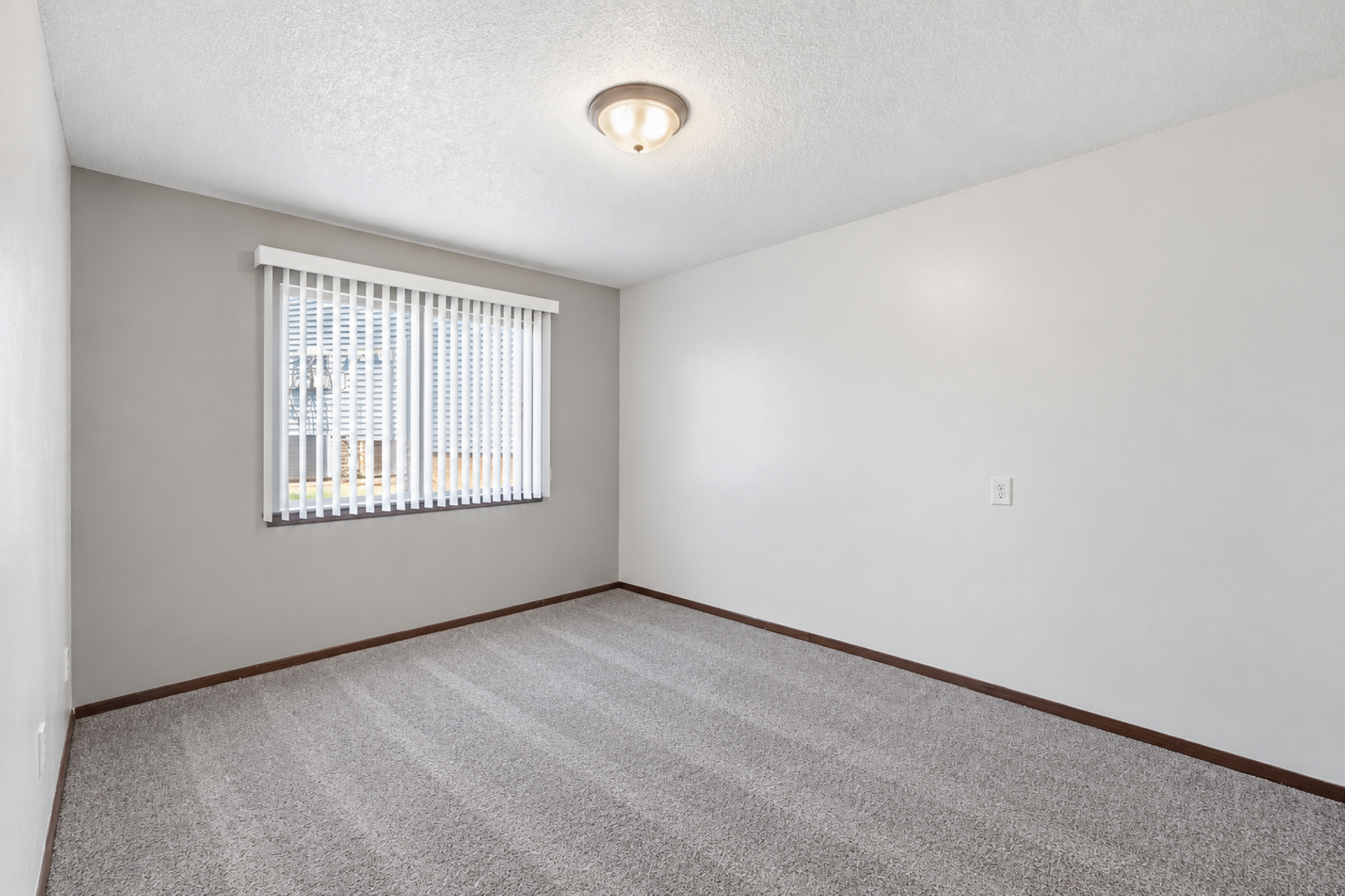 1105 Kent Circle 7 of 9