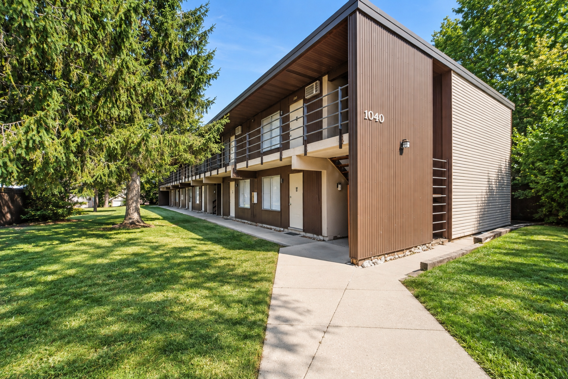 Waterloo Apartment: 1040-1138 Patrick Court