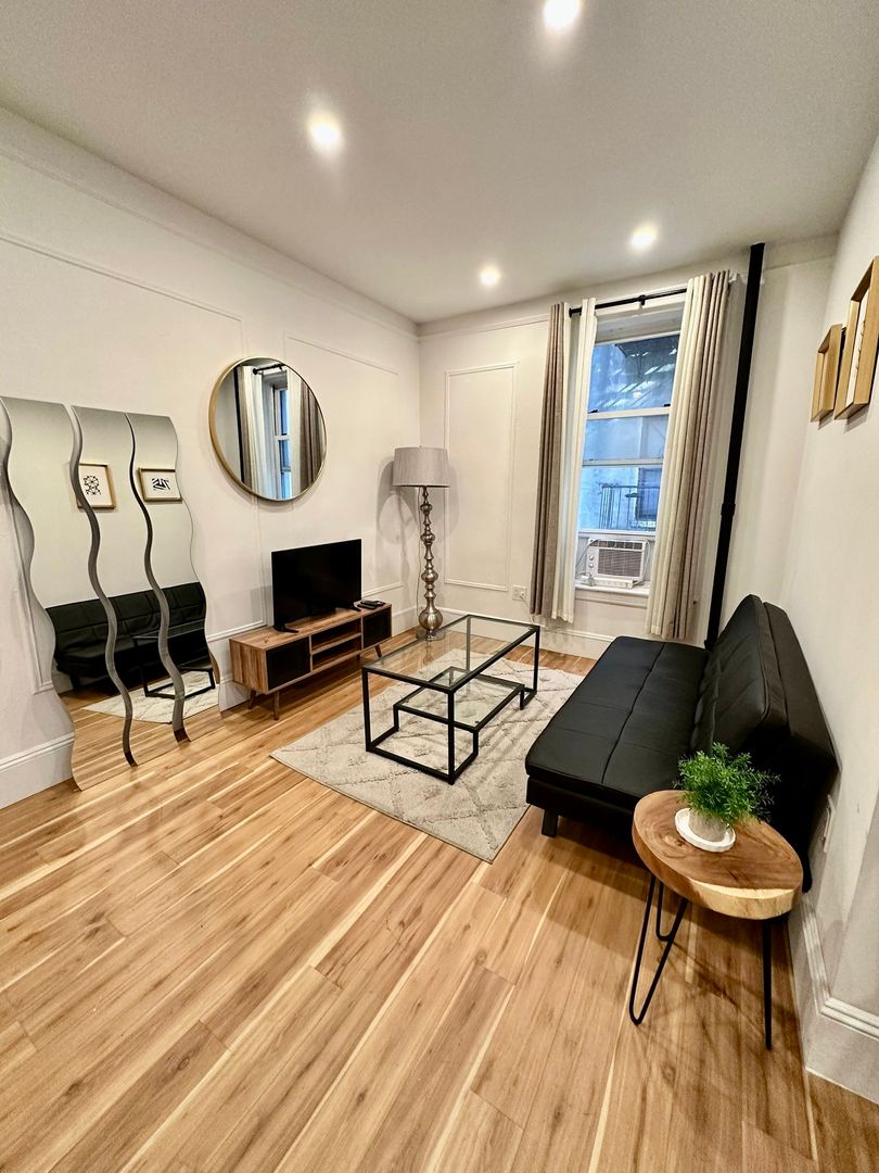 Bronx Apartment: 2371 Arthur Avenue