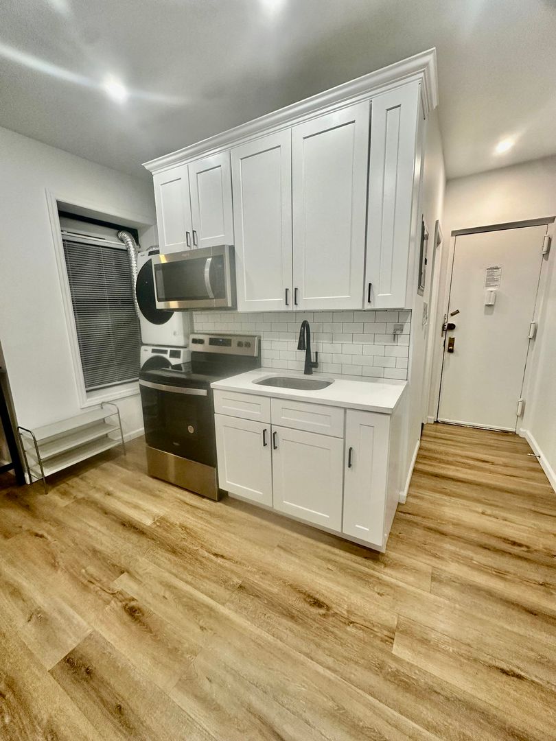 Bronx Apartment: 2371 Arthur Avenue